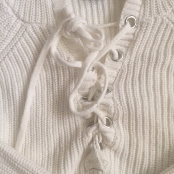 Forever 21 Cropped Sweater - Picture 2 of 3
